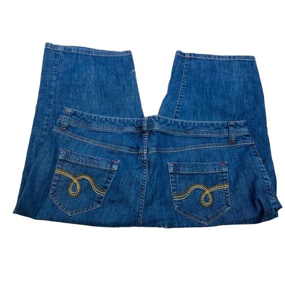 10/$25🦋 Smith's Medium Wash Denim Capris - Size 16 - Picture 5 of 12